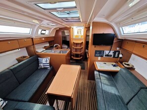 TV - Sun-Kissed Sailing Adventure in Zadar, Croatia (Bibinje)