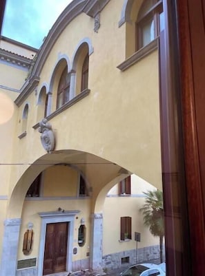 Interior - Piazza Mazzini—120 square meters / 2 bedrooms / 2 bathrooms + garage (Padova)
