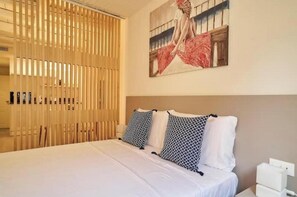Iron/ironing board, WiFi, bed sheets - SubitoSanto Residence - Studio Apartment 3A Nievo-Basilica of St. Anthony (Padova)
