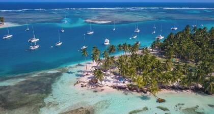 Sun-Kissed Sailing: A Tropical Escape to Islas San Blas