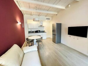 Living area - SubitoSanto Residence - Two-Room Apartment with Private Terrace (Padova)