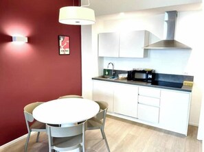 Dining - SubitoSanto Residence - Two-Room Apartment with Private Terrace (Padova)