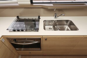 Private kitchen - Sun-kissed Sailing Adventure in Split-Dalmatia, Croatia (Trogir)
