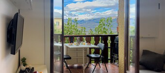 Charming Apartment with a Terrace and a View of La Cerdanya - 10 minutes from Puigcerdà