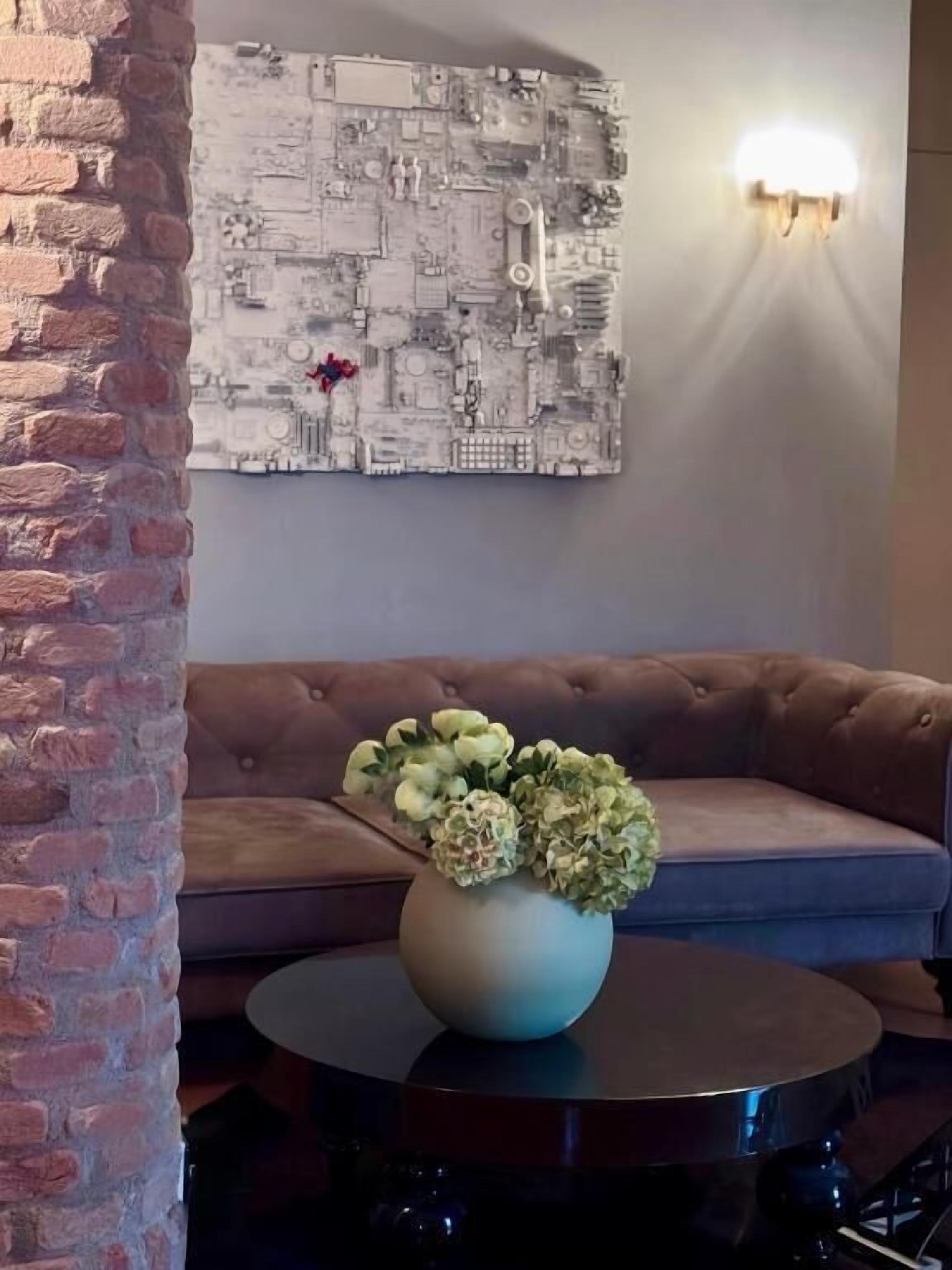 Family Apartment, Balcony, Garden View | Living area