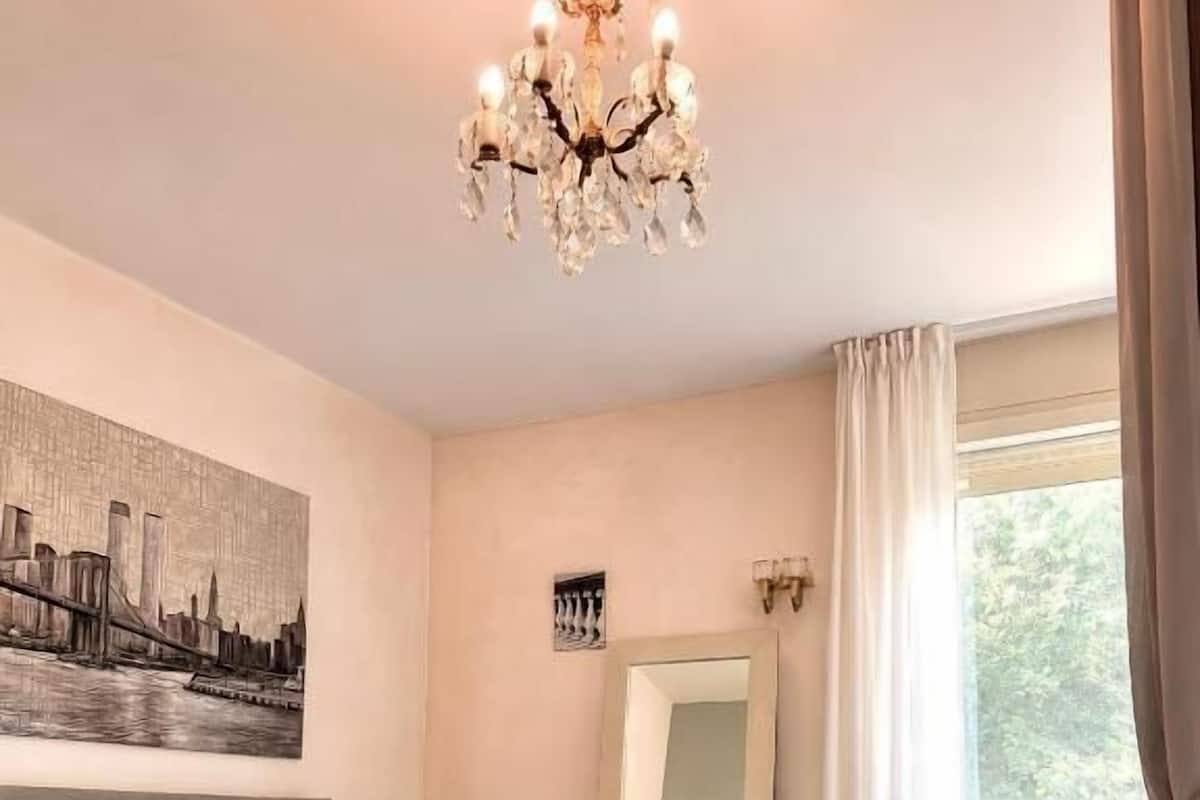 Suite, Balcony, Garden View | Soundproofing, iron/ironing board, WiFi (free)