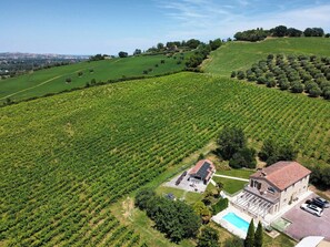 Exterior - Villa with pool and pizza oven in the Marche hills (Trecastelli)