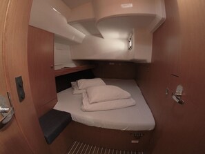 Room - Sun-Kissed Sailing Adventure in Zadar, Croatia (Zadar)