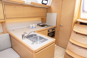 Private kitchen - Sun-Kissed Sailing Adventure in Sibenik, Croatia (Primošten)
