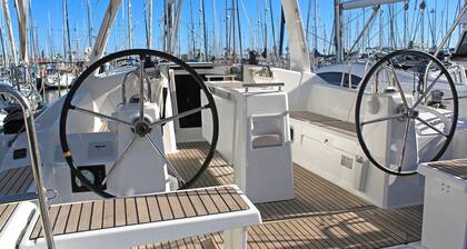 Barcelona Sun-Kissed Sailing: A Beach Lover's Dream