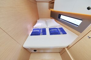 Room - Sun-Kissed Sailing Adventure in Sibenik, Croatia (Primošten)