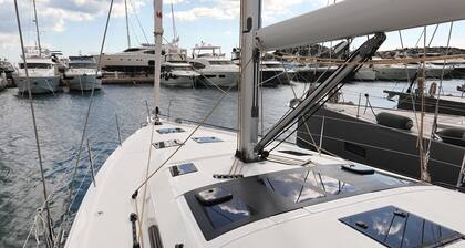Sibenik Sun and Beach Sailing Extravaganza