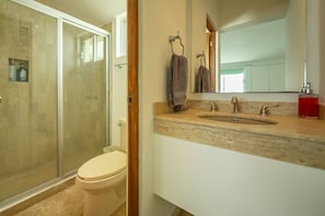 Bathroom - Luxury Ocean View Villa - Hotel Zone Solymar Condo Villa 12 (Cancún)