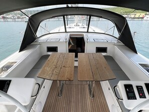 Outdoor dining - Sun-Kissed Sailing Adventure in Northern Croatia (Punat)