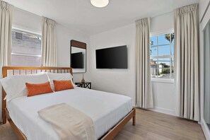 Room - Delightful 2-bedroom apartment with AC in Los Angeles (Los Angeles)