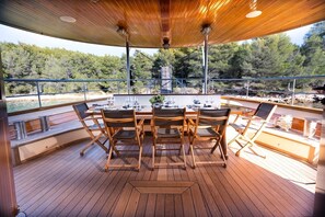 Outdoor dining - Sun-Kissed Sailing Adventure in Split, Croatia (Split)