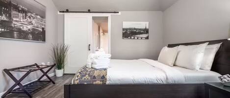2 habitaciones, tabla de planchar con plancha, wifi y ropa de cama