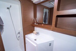 Bathroom - Sun-Kissed Sailing Adventure in Istria, Croatia (Pula)