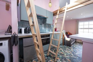 Kühlschrank, Mikrowelle, Ofen, Toaster
