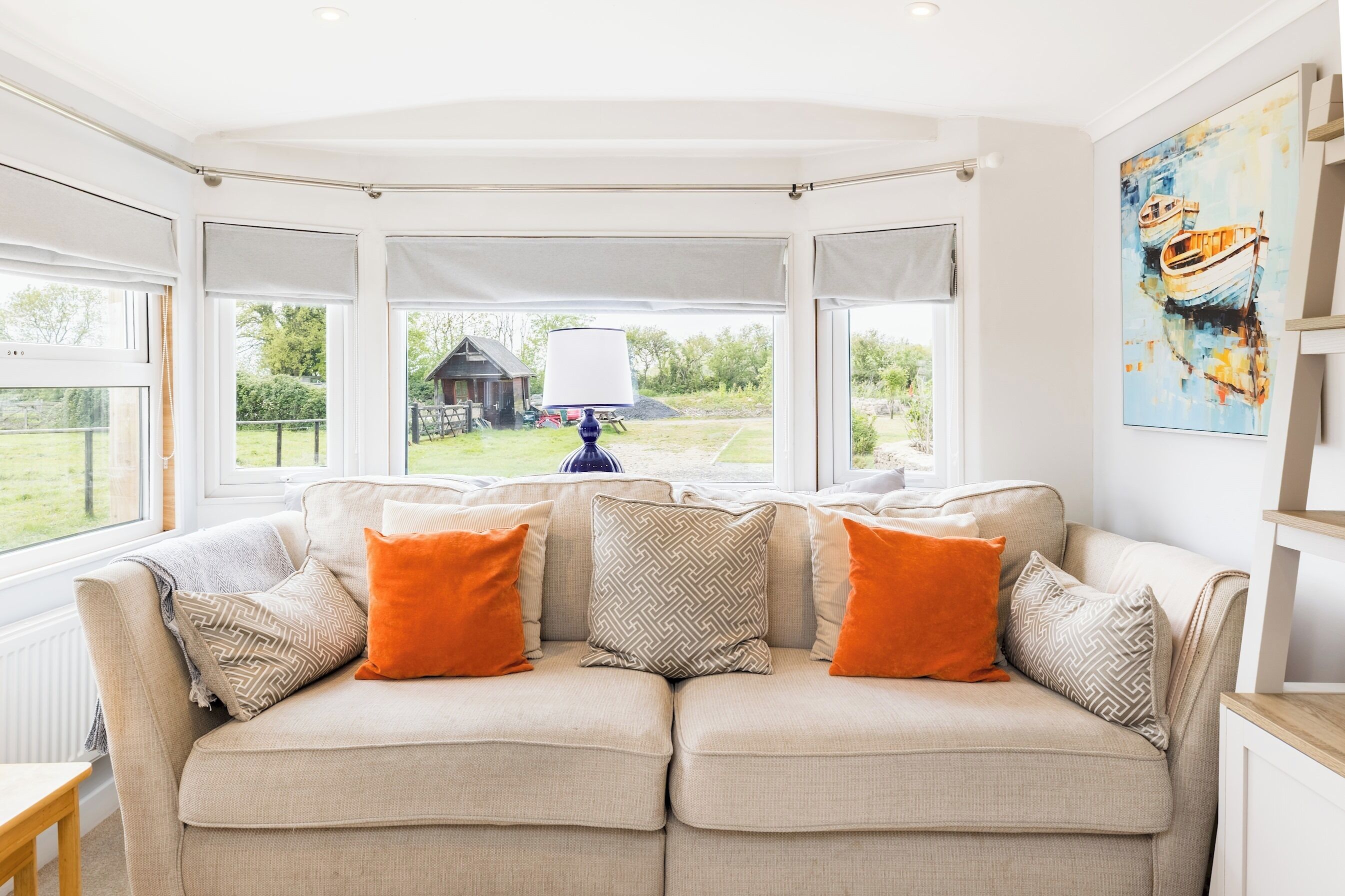Cosy Cabin With Hot Tub And Lakeview In Cotswolds - Pass The Keys - Bibury