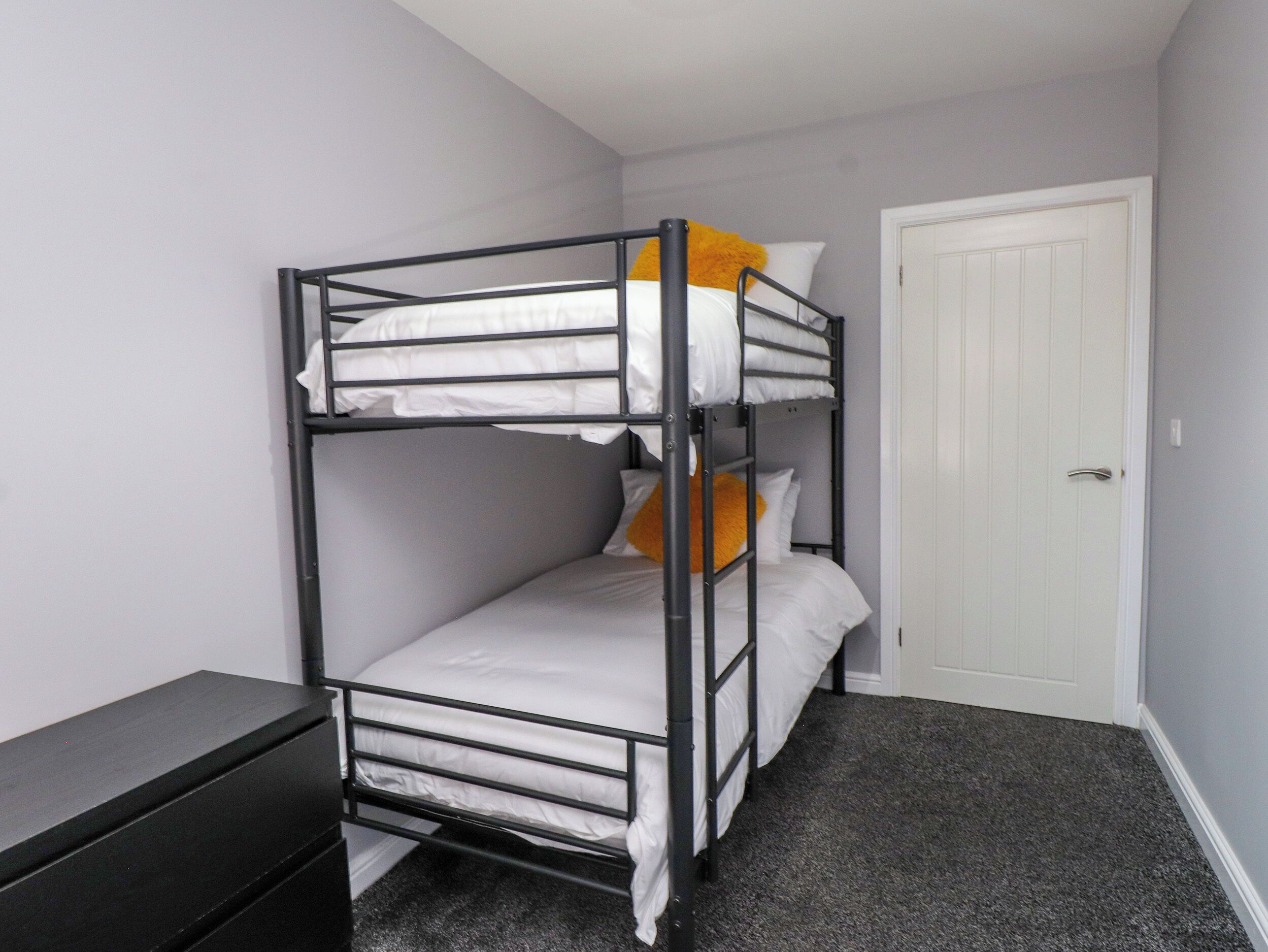 3 bedrooms, WiFi (free), individually decorated, individually furnished