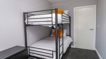 3 bedrooms, WiFi (free), individually decorated, individually furnished