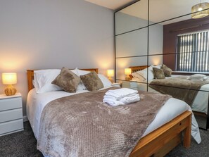3 bedrooms, free WiFi, individually decorated, individually furnished - Ger y Mynydd, 2 Cae Ty Coch (Brynteg)