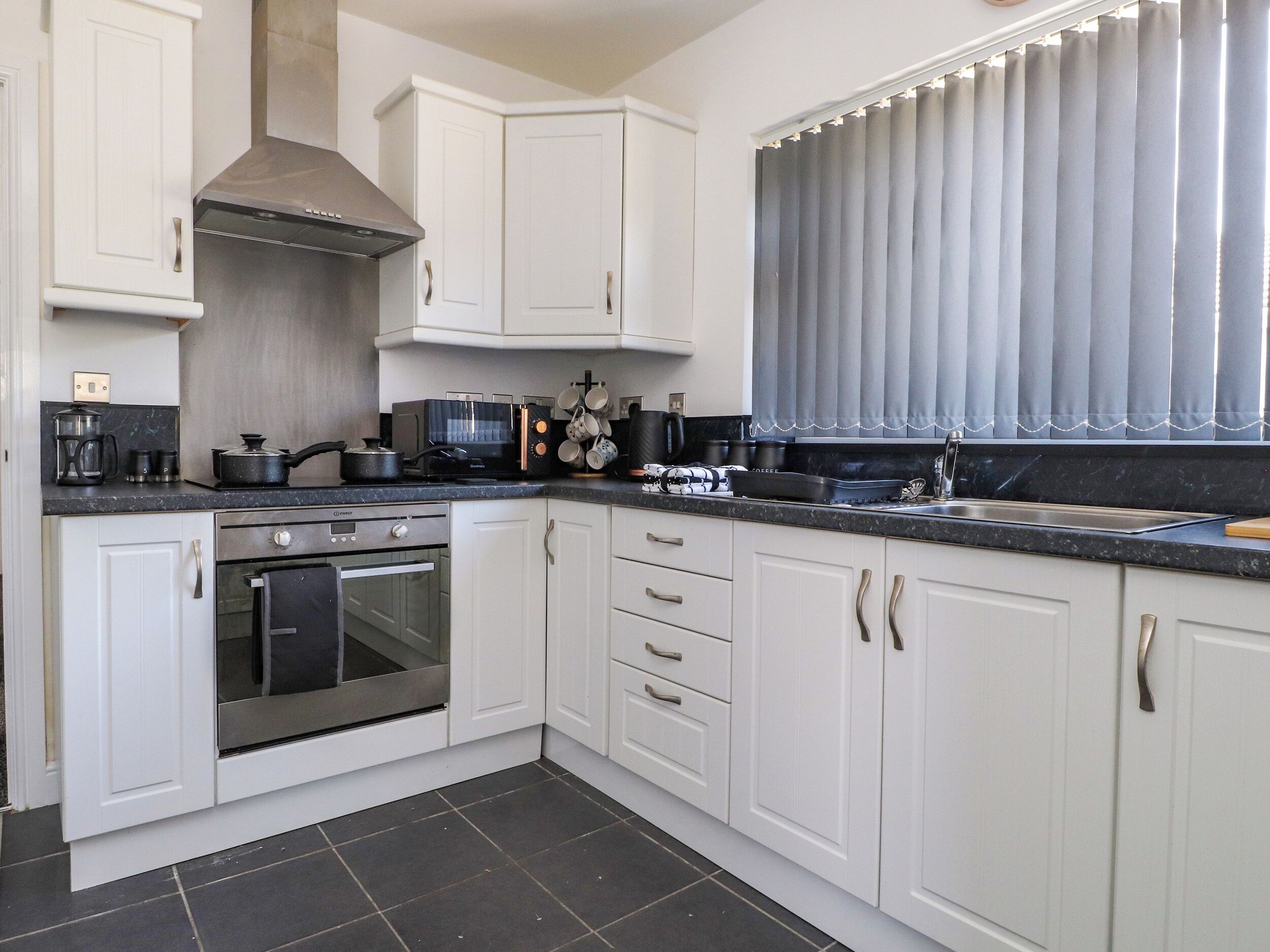 Dishwasher, cookware/dishes/utensils