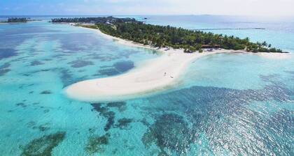 Malé Marvel: Sun-Kissed Sailing Experience in the Maldivian Atoll