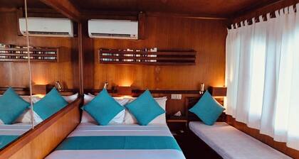 Malé Marvel: Sun-Kissed Sailing Experience in the Maldivian Atoll