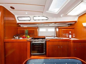 Private kitchen - Sun-kissed Sailing Adventure in the Ionian Islands (Preveza)