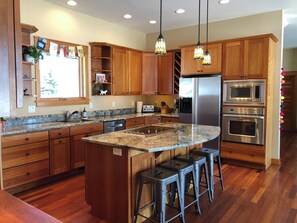 Private kitchen - Family Friendly House on 26 Acres in the Mountains (Garden Valley)