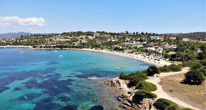 Sun-Kissed Sailing: A Luxurious Beach Experience in Nikiti, Macedonia