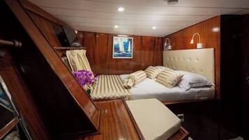 5 bedrooms