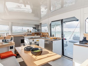 Private kitchen - Sun-Kissed Sailing Adventure in Sibenik, Croatia (Rogoznica)