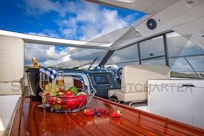 Bar (on property) - Sun-Kissed Sailing Adventure in Zadar, Croatia (Bibinje)