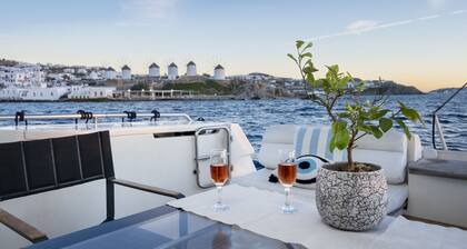 Sun-Kissed Sailing Adventure in the Stunning Islas Cícladas