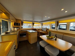Private kitchen - Sun-Kissed Sailing Adventure in Sibenik, Croatia (Rogoznica)