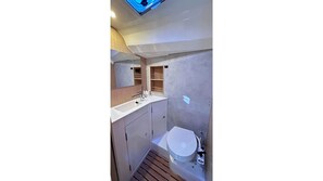 Bathroom - Sun-Kissed Sailing Adventure in Provence-Alpes-Côte d'Azur (Grimaud)