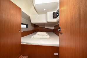Room - Sun-Kissed Sailing Adventure in Zadar, Croatia (Bibinje)