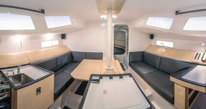 Sun-Kissed Sailing Adventure in Antiguo Puerto de La Rochelle