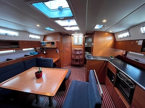 Private kitchen - Sun-Kissed Sailing Adventure in Zadar, Croatia (Bibinje)