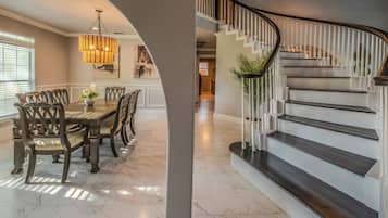 House, Patio, Garden View | Dining room
