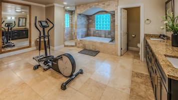 House, Patio, Garden View | Bathroom
