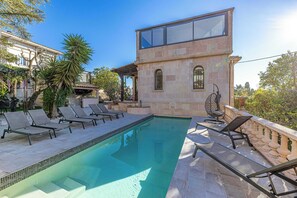 Pool - ELEGANT PRIVATE VILLA WITH POOL & GARDEN , 5 MIN TO CENTRAL CANNES (Cannes)