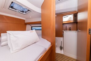 2 bedrooms - Sun-Kissed Sailing Adventure in Zadar, Croatia (Zadar)