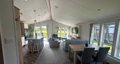 Atlantic Breeze Luxury Lodge Sleep 6