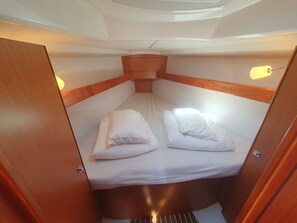 Room - Sun-Kissed Sailing Adventure in Zadar, Croatia (Drage)