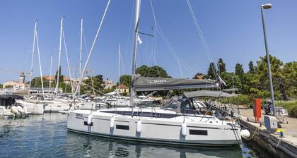 Sun-Kissed Sailing Adventure in Zadar, Croatia