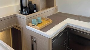 Private kitchen - Sun-Kissed Sailing Adventure in Islas Sarónicas (Piraeus)